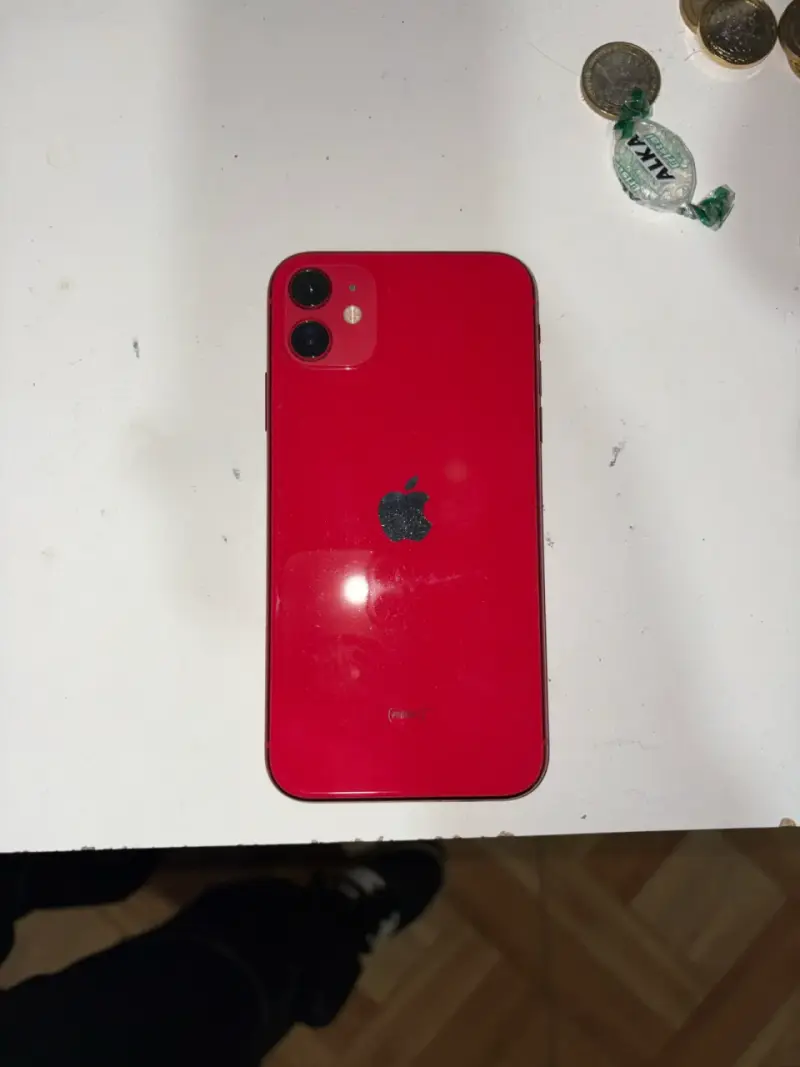iPhone rojo de 128GB - 3