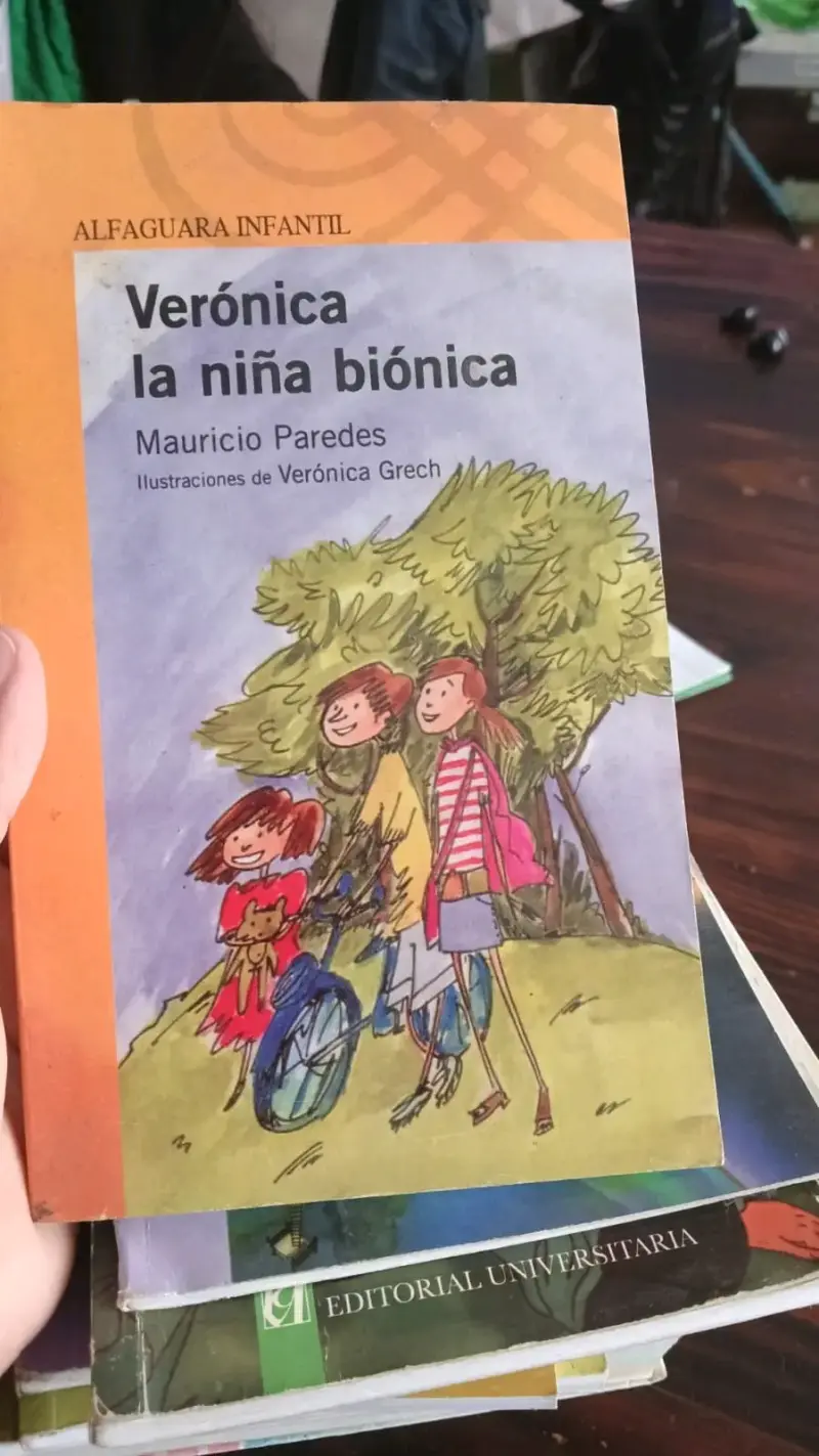 Libro Verónica la niña biónica