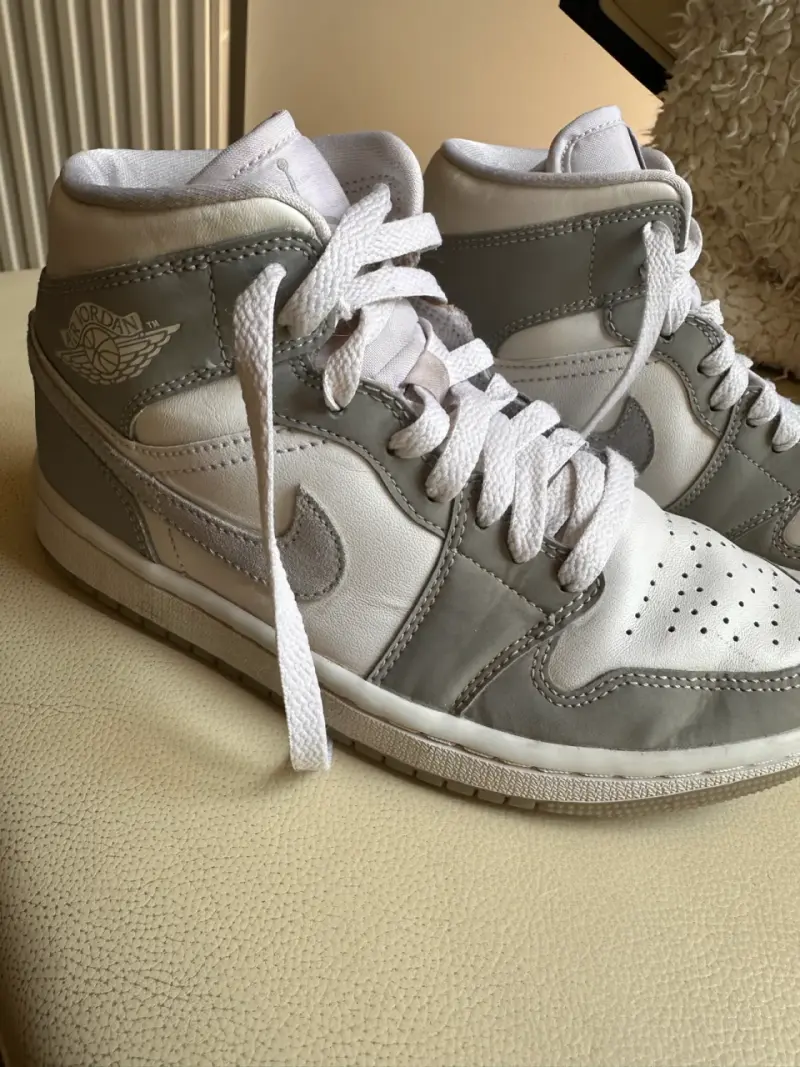 Zapatillas blancas y grises 35.5 - 2