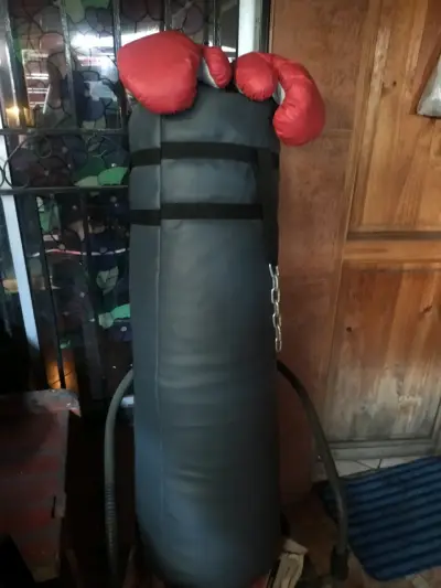 Saco de boxeo con soporte - miniatura 3