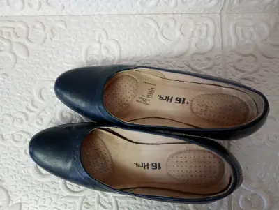 Zapatos de tacón azul marino 16 horas - miniatura 4