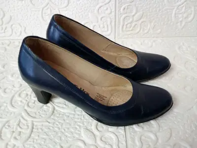 Zapatos de tacón azul marino 16 horas - miniatura 5