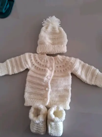 Conjunto de bebé tejido blanco invierno - miniatura 1
