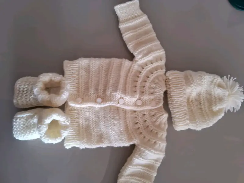 Conjunto de bebé tejido blanco invierno - 2