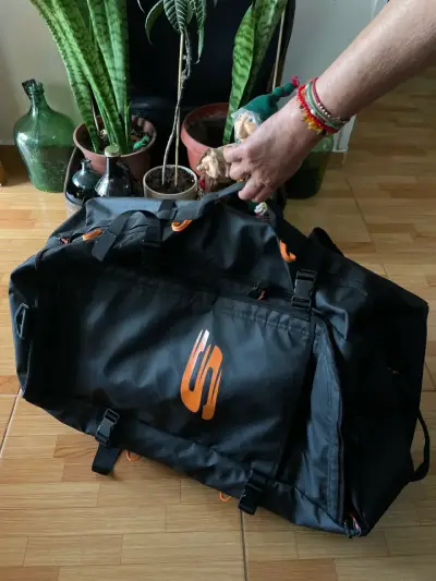 Bolso deportivo negro skechers - miniatura 1