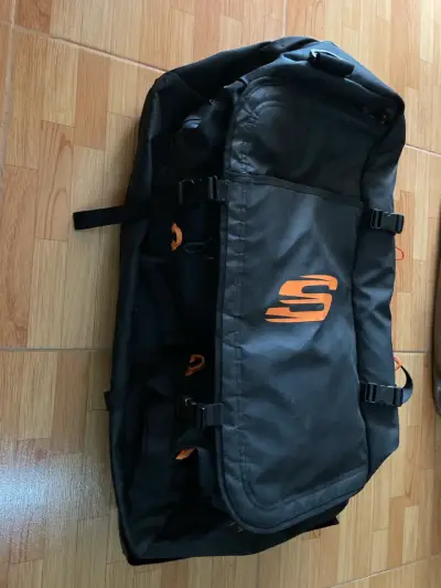 Bolso deportivo negro skechers - miniatura 5