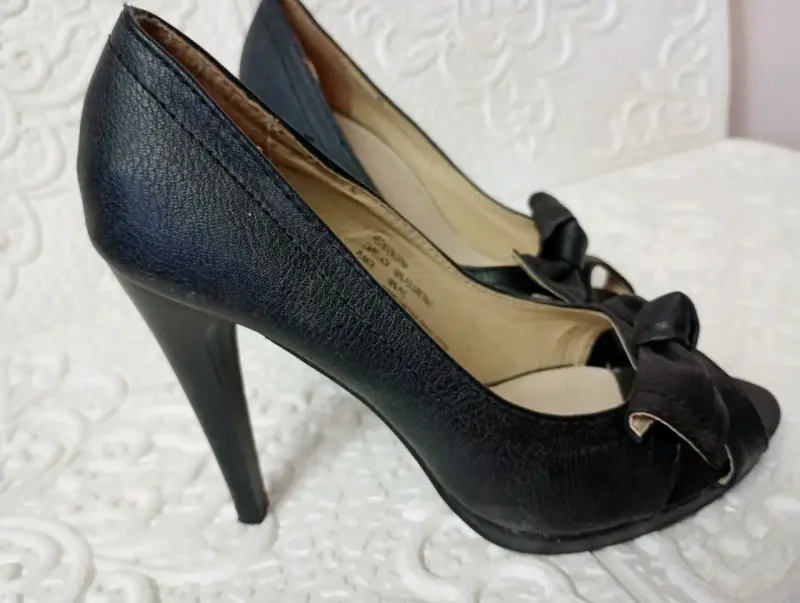 Zapatos de taco alto negros