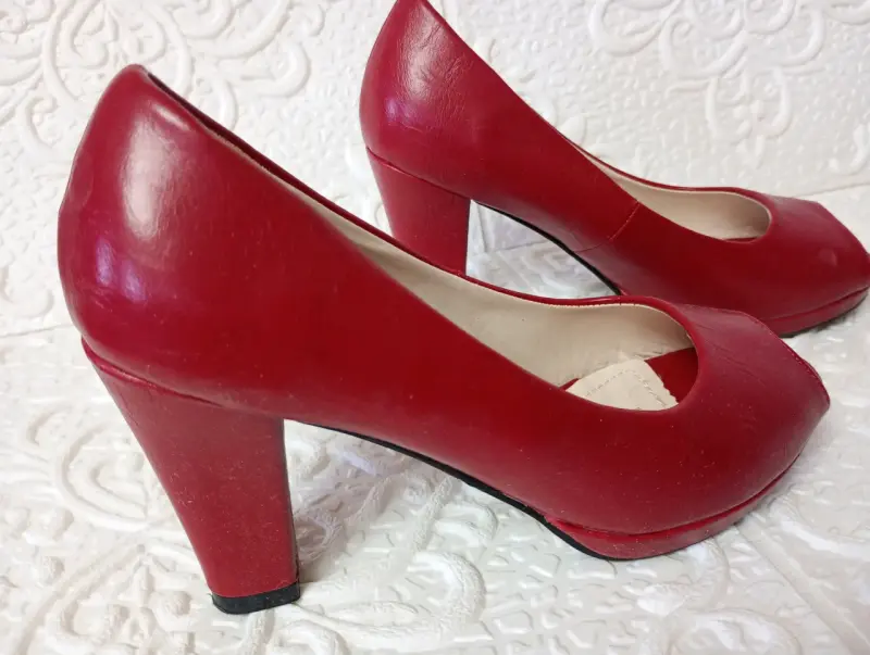 Zapatos de tacón rojo abiertos - 3