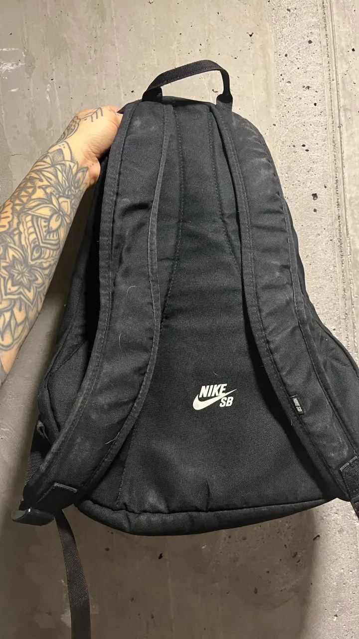 Mochila Nike sb verde y negra - 2