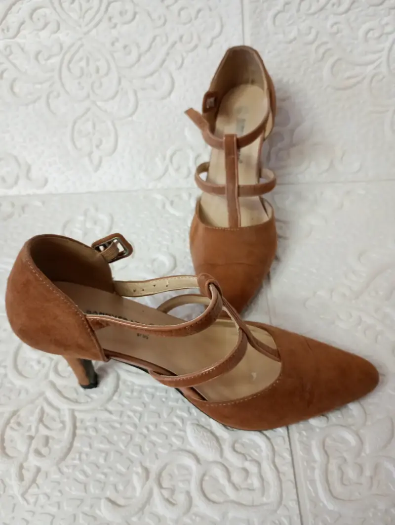 Zapatos de taco alto café Bonnyfranco - 5