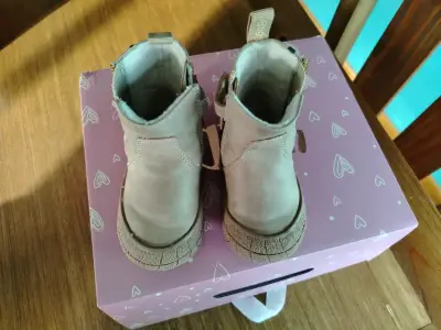 Botines beige para niña - miniatura 1