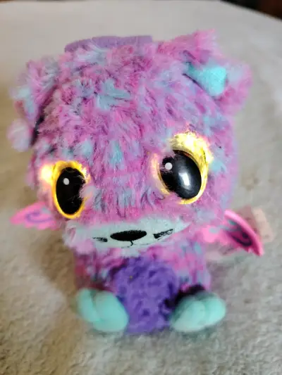 Peluchito Hatchimals con alas  con movimiento - miniatura 3
