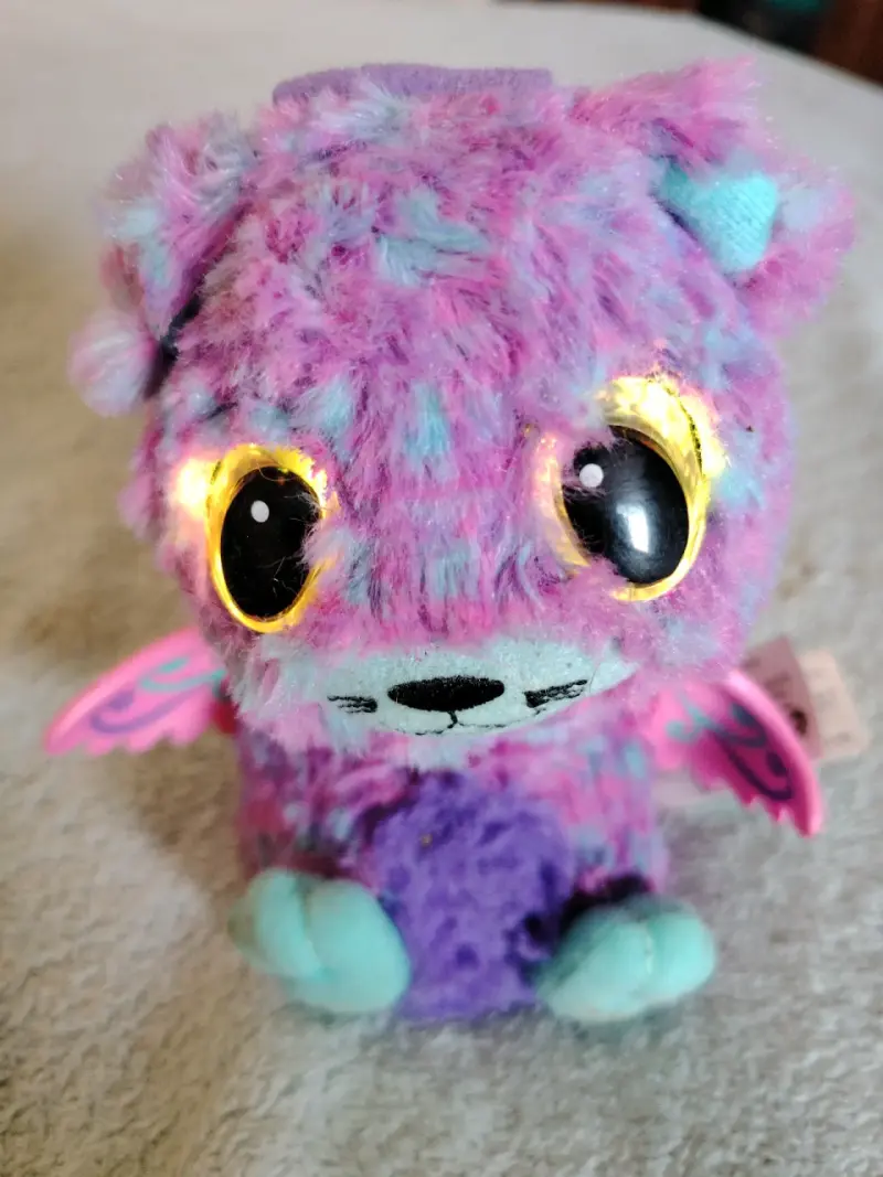 Peluchito Hatchimals con alas  con movimiento - 4