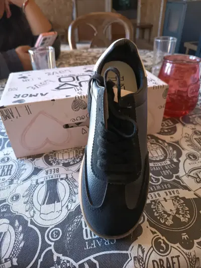 Zapatillas negras de cuero - miniatura 1