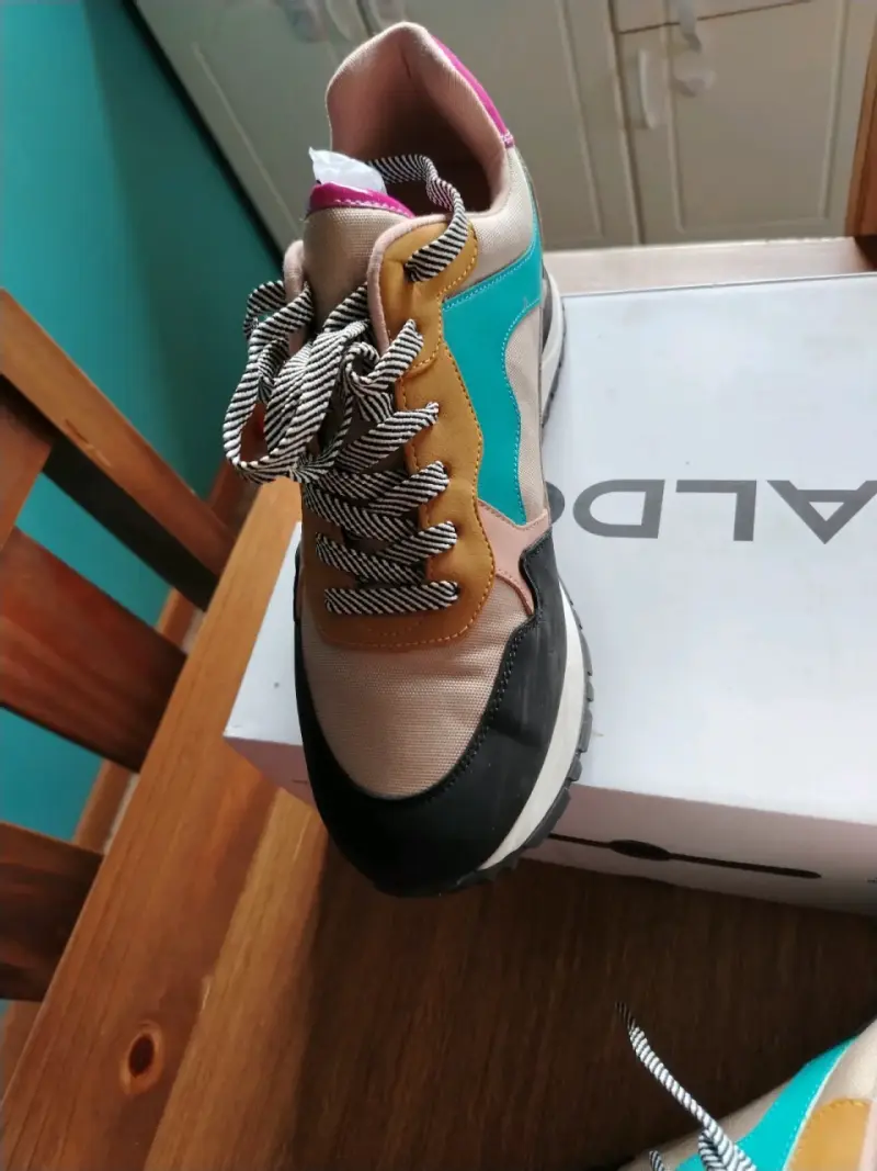 Zapatillas deportivas coloridas - 3
