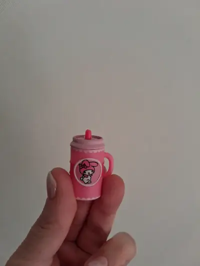 Muñeca coleccionable con accesorios - miniatura 5