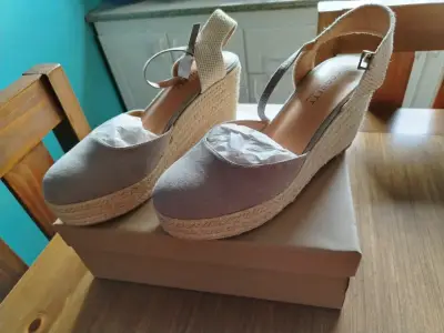 Sandalias de cuña grises - miniatura 2