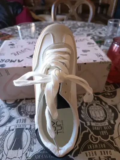 Zapatillas deportivas blancas - miniatura 1