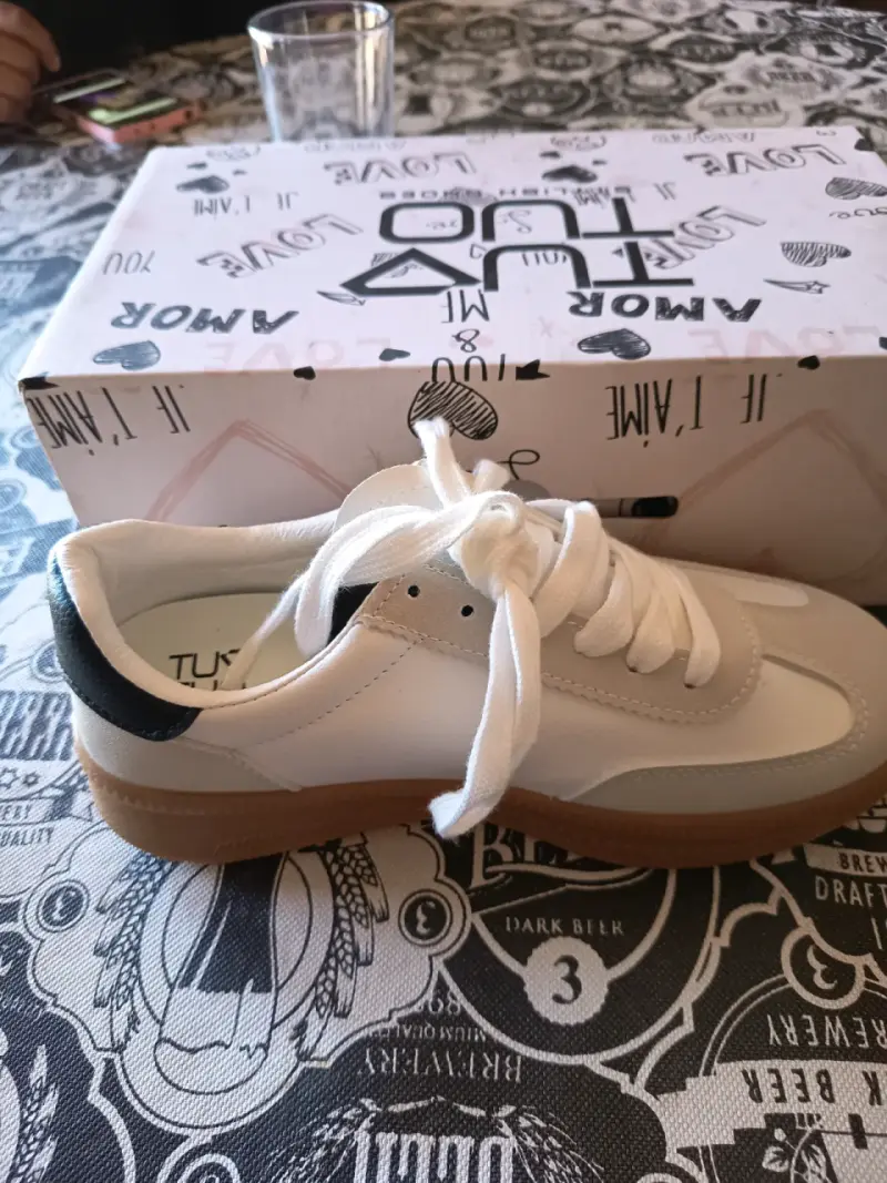 Zapatillas deportivas blancas - 2