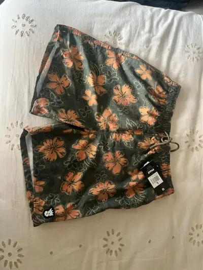 Shorts de baño florales - miniatura 1