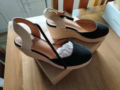 Sandalias con plataforma negras - miniatura 1