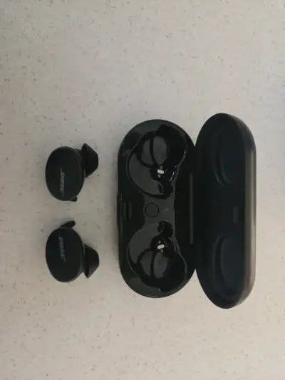 Estuche de audífonos Bose negro - miniatura 3