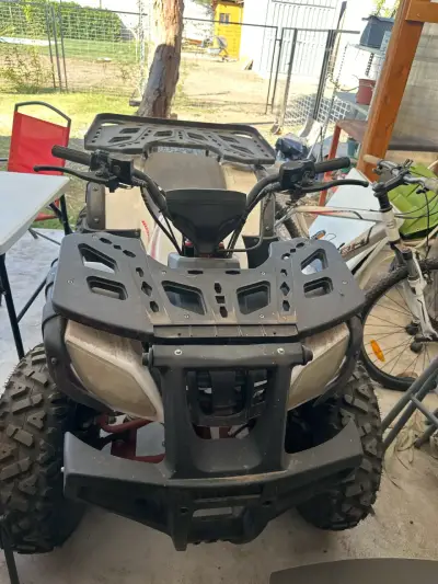Cuatrimoto 185 cc con parrilla delantera - miniatura 1