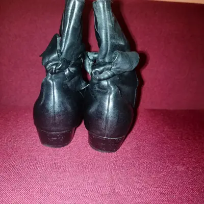 Botines de cuero negro - miniatura 1
