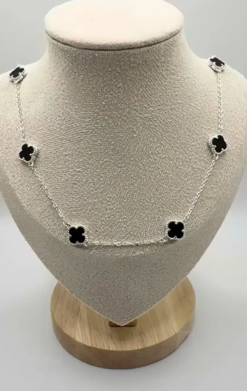 Collar de plata  con dijes de flores - 2