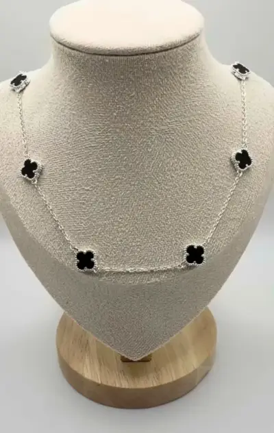 Collar de plata  con dijes de flores - miniatura 2