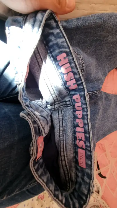 Jeans con diseño bordado - miniatura 2