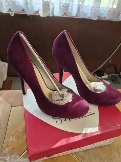 Zapatos de taco alto morados - miniatura 2