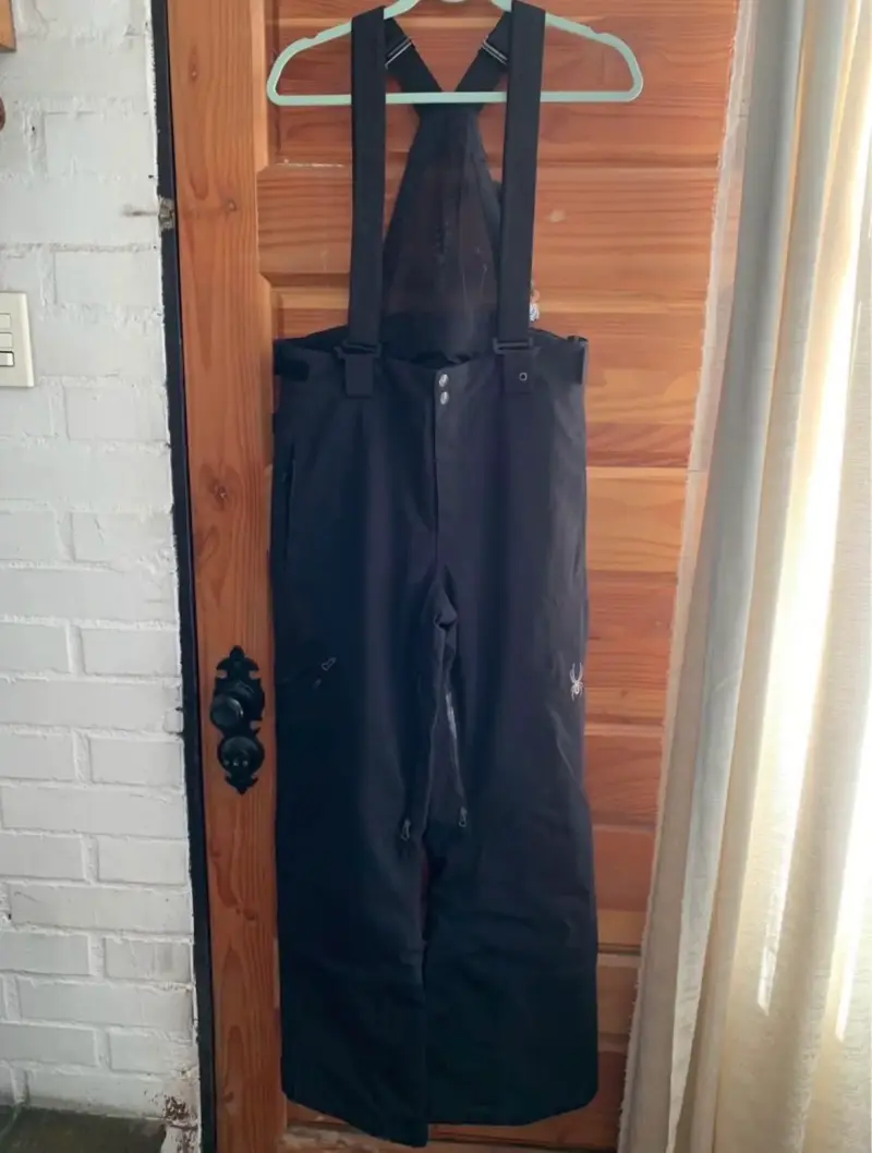 Pantalones impermeables negros