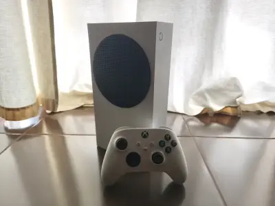 Consola Xbox Series S blanca - miniatura 1