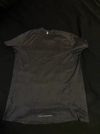 Polera deportiva Nike negra - miniatura 3