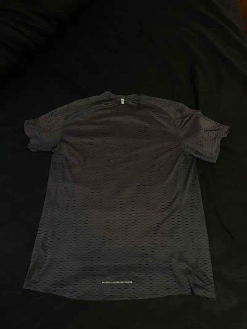 Polera deportiva Nike negra - 4