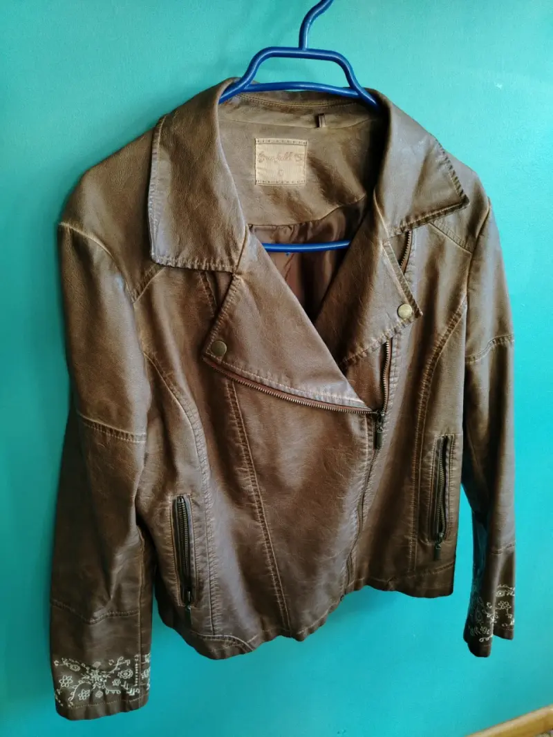 Chaqueta de eco cuero café - 2