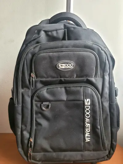 Mochila DOO Australia negra - miniatura 1