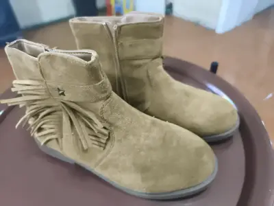 Botines beige con flecos - miniatura 1