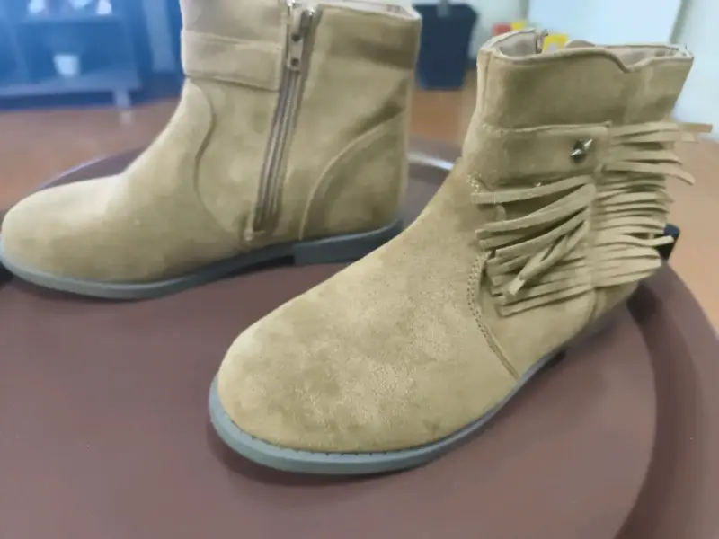 Botines beige con flecos - 2