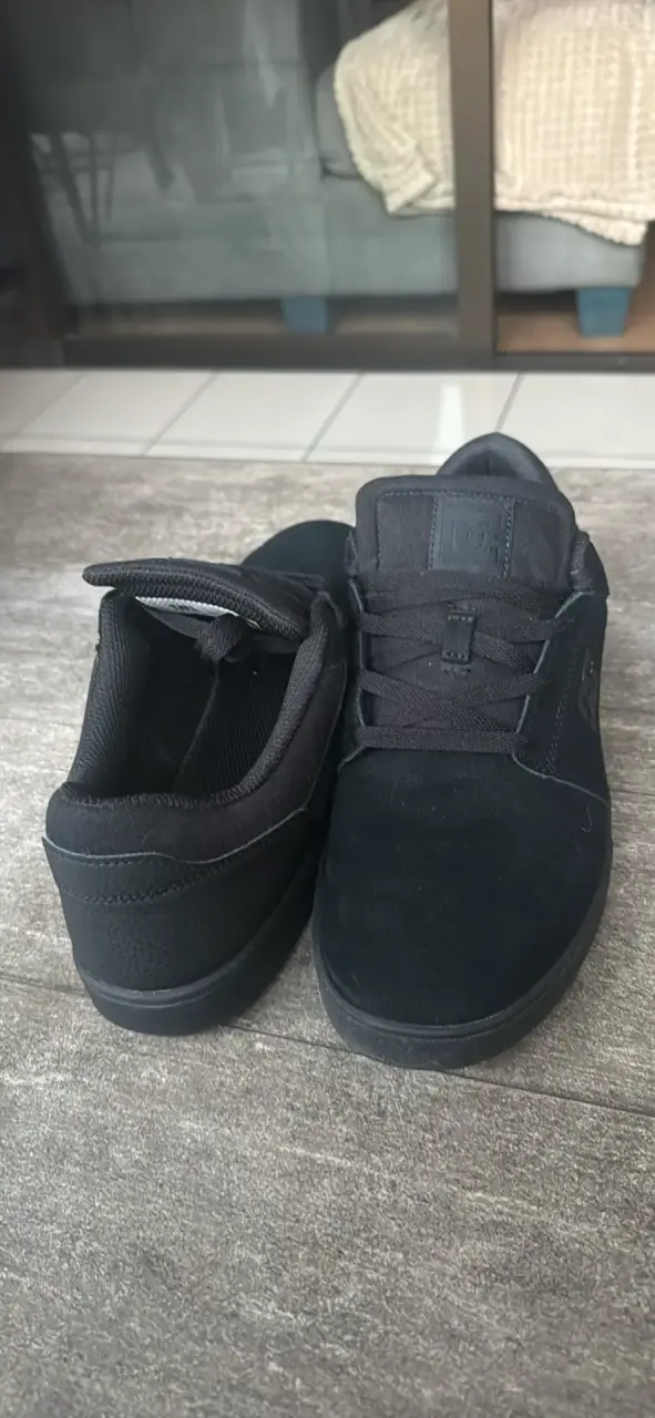 Zapatillas negras DC Crisis 2 casual - 2