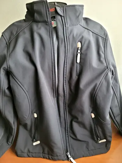 Chaqueta softshell negra - miniatura 1