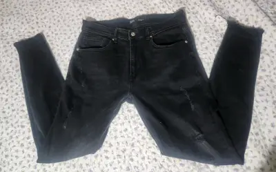 Jeans negros desgastados - miniatura 1