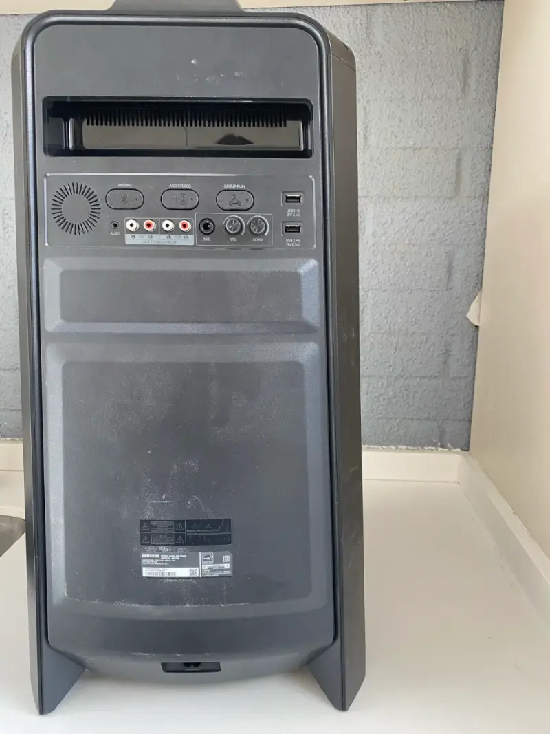 Altavoz Samsung con control de bajo - 2
