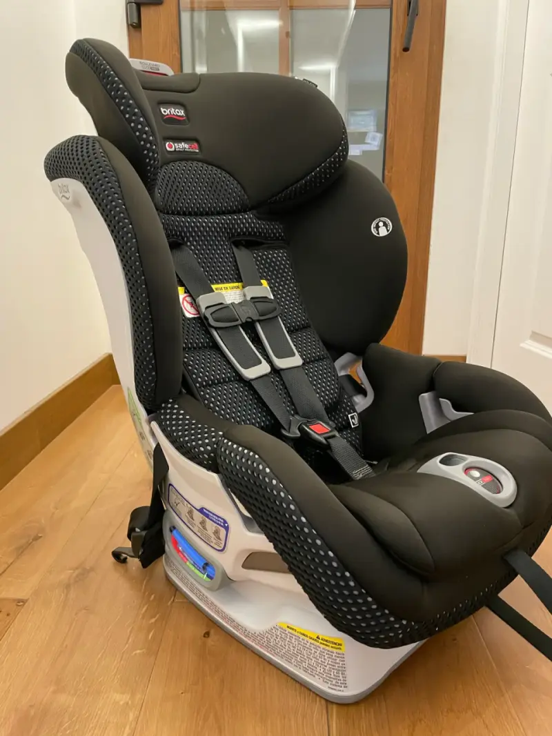 Silla de auto Britax negra - 3