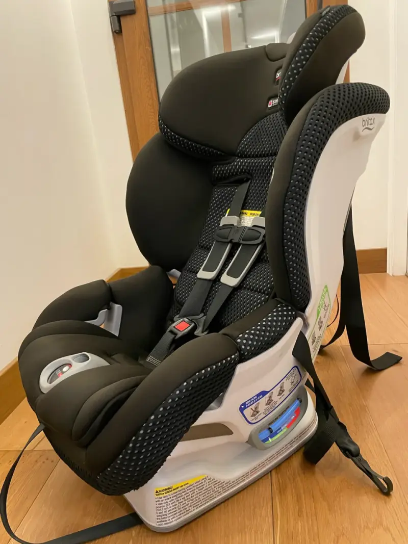 Silla de auto Britax negra - 4