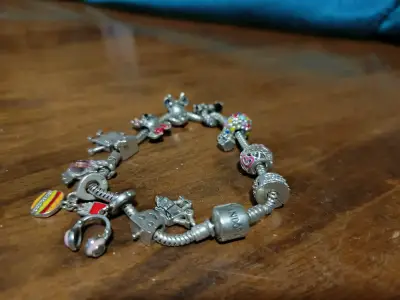 Pulsera Pandora de plata con 11 charms - miniatura 5