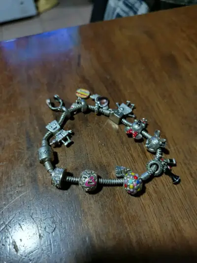 Pulsera Pandora de plata con 11 charms - miniatura 6