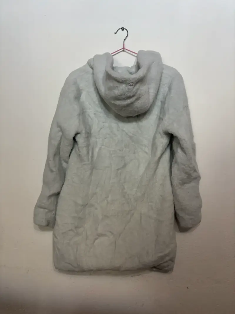 Abrigo peludo gris claro - 2