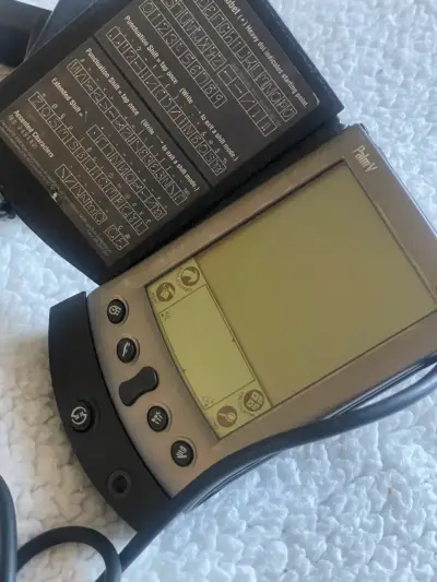 Organizador Palm V con cables - miniatura 3